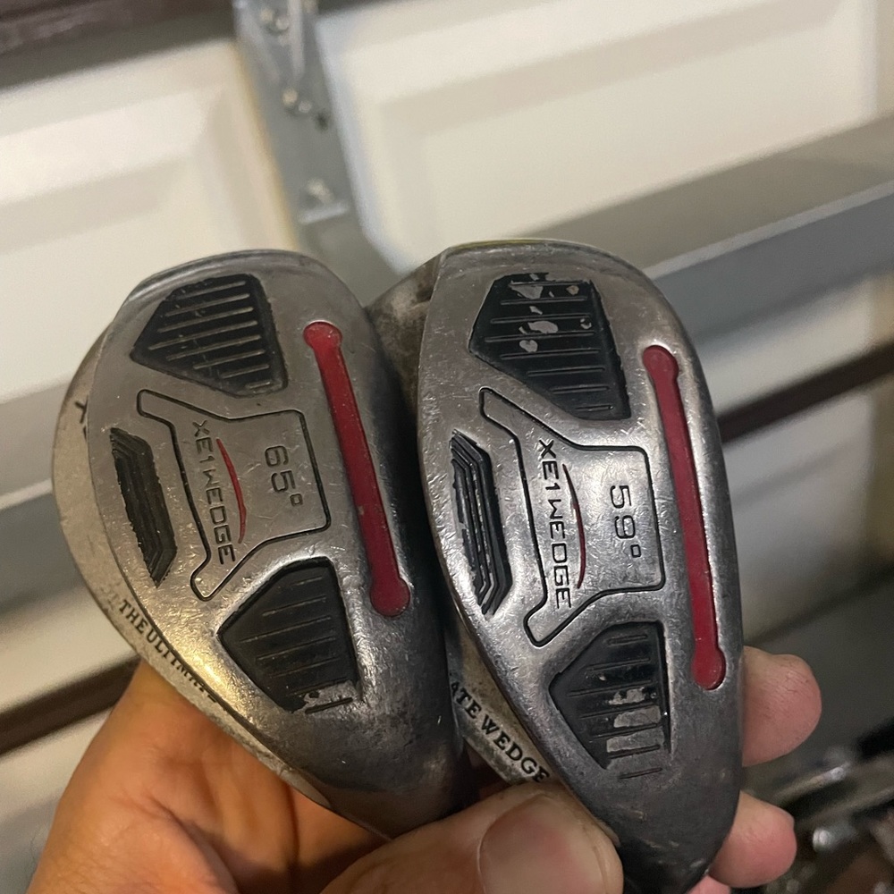 XEI wedges 59 and 65 deg in right hahded 
Steel shafts